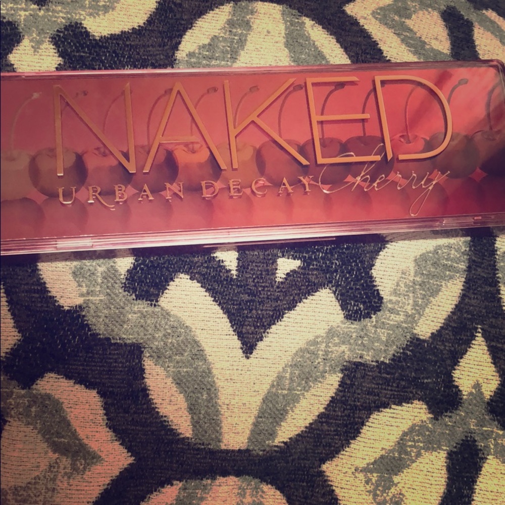 🍒 Naked cherry urban decay pallet 🍒